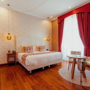 Grand Atlantiis Suite Near Delhi Igi Airport