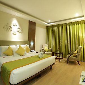 Hotel The Luxury Delhi Airport